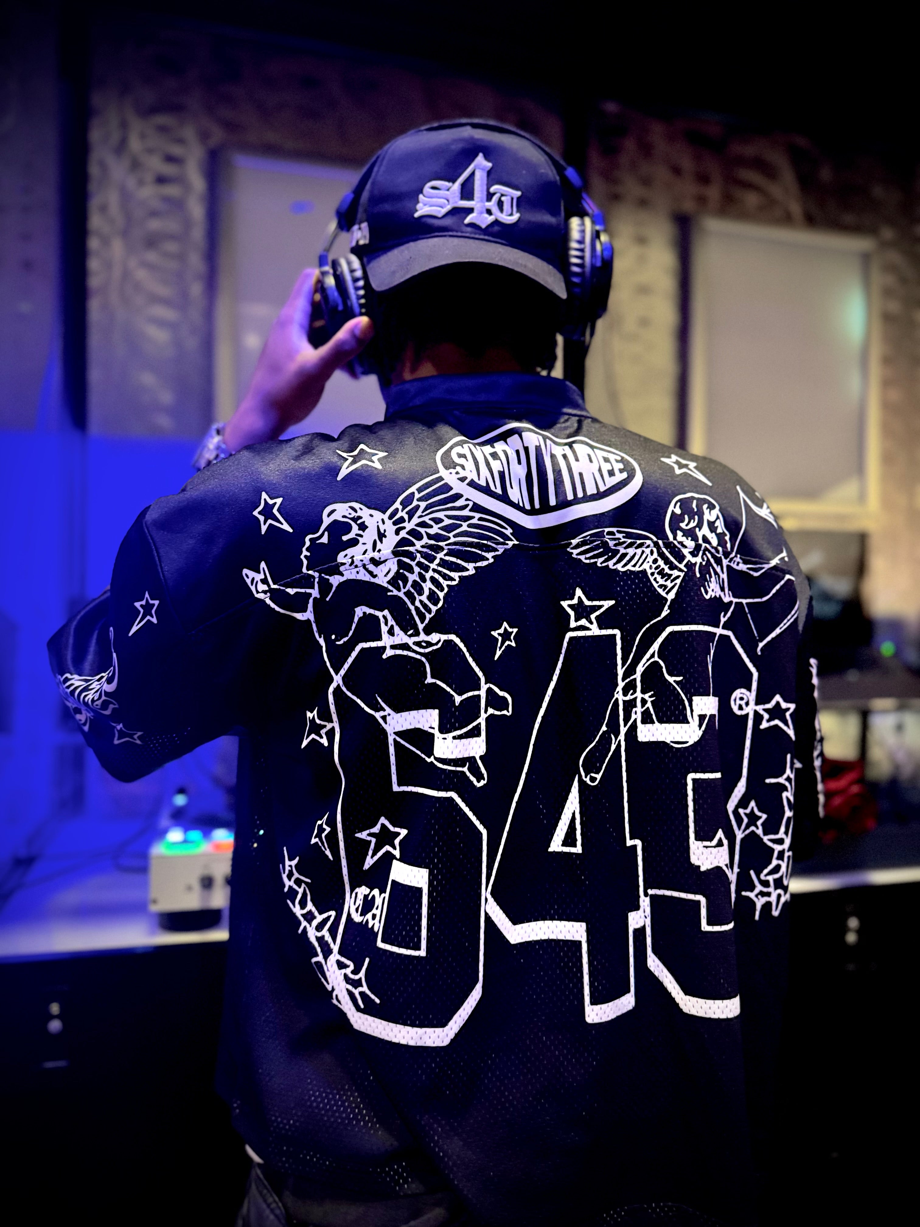 Black jersey